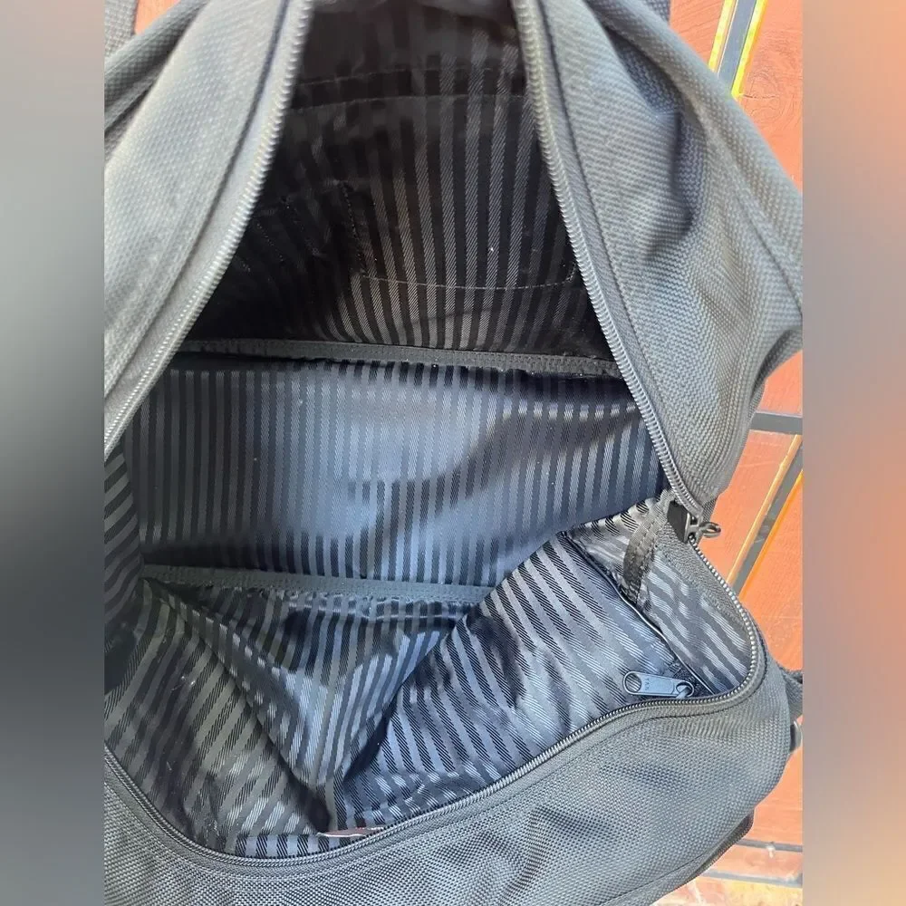 TUMI Alpha Duffle Bag/Classic Travel Carry on 223D3